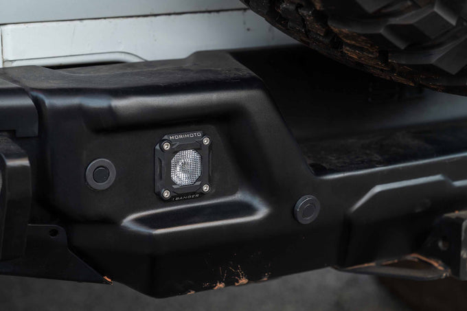 Flush or Angled Mounting Kit <br>Universal