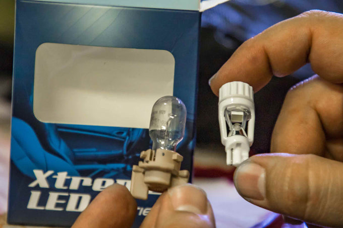 2pcs LED Bulbs <br> 921/T15