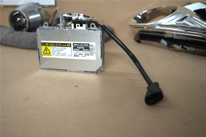 Denso D2 Ballast Input 9006 Male Pigtail <br>Universal