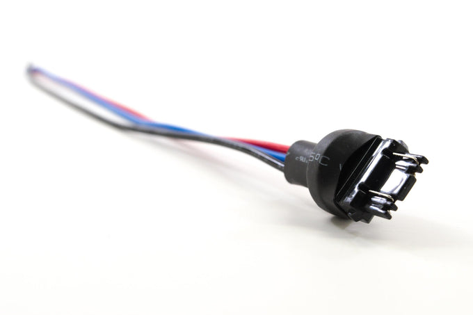 w/ 5in Wiring Pigtail: 3157 Male <br>Universal