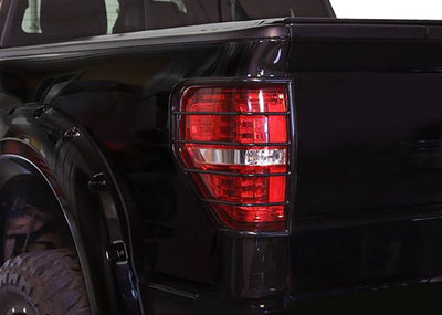 Tail Light Guards <br>99-13 Ford F-250 Super Duty, 99-13 F-350 F-450 F-550 Duty