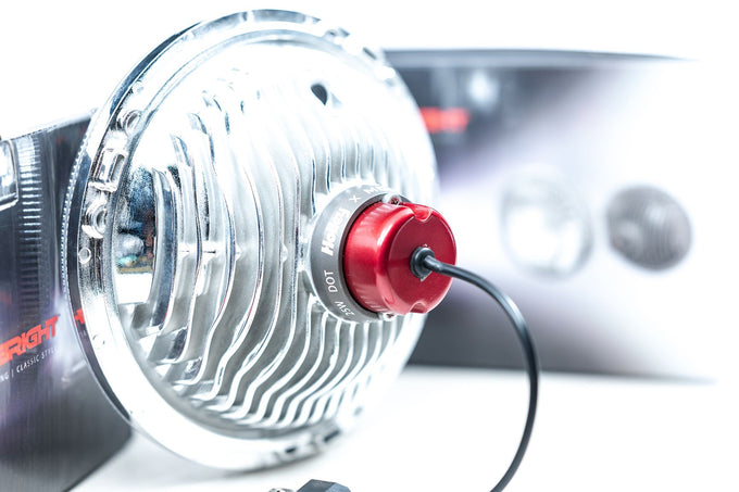 Pair of LED Headlights <br> 5.75 in. Round / H5001 H5006 (Modern White)