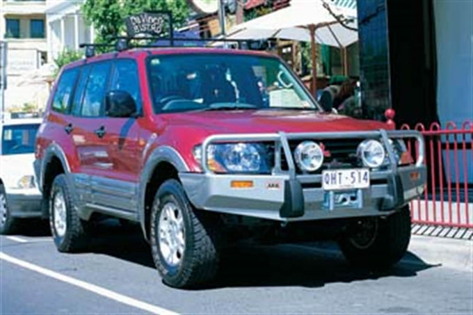 Combination Bumper <br> 00-03 Mitsubishi Montero
