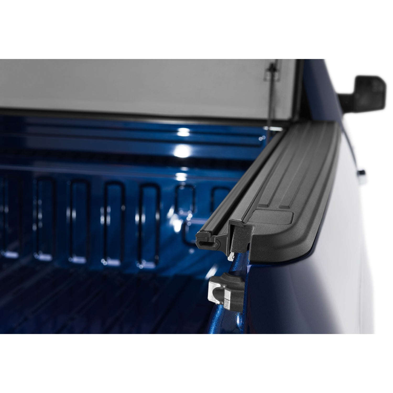 5.5 Ft. Bed Hard Folding Tonneau Cover <br> 21-25 Ford F-150