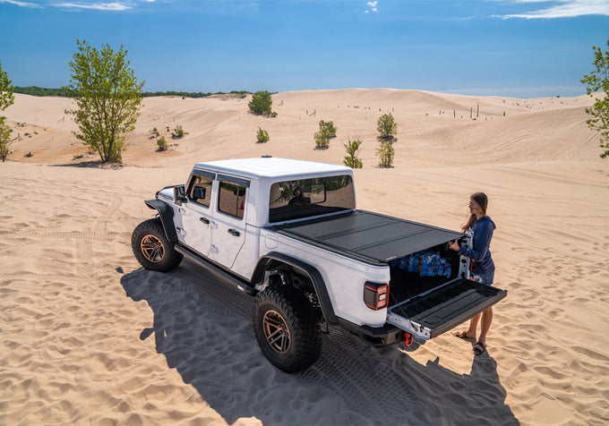 5 Ft. Bed Hard Folding Tonneau Cover Matte Finish <br> 20-25 Jeep Gladiator