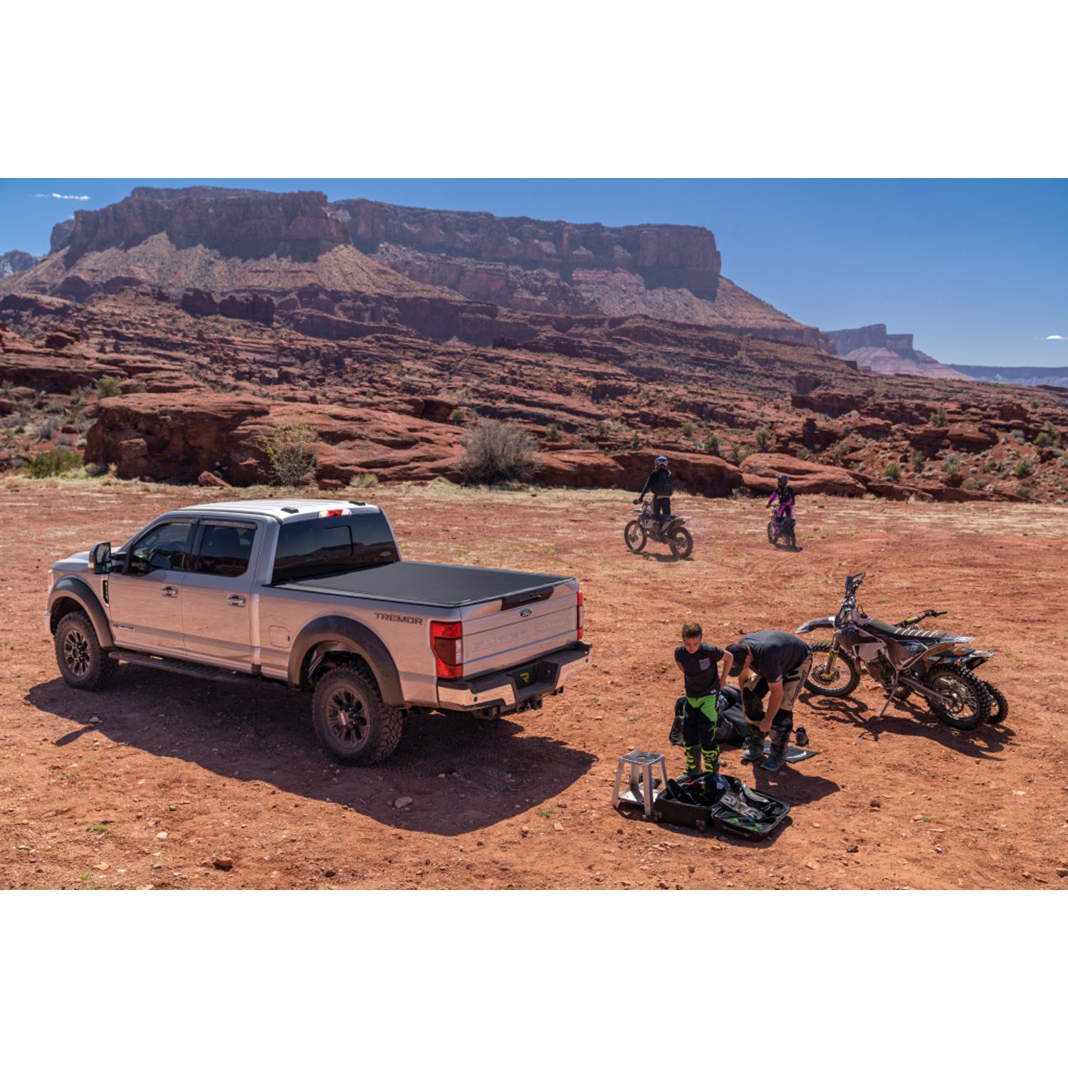 8.17 Ft. Bed Hard Rolling Tonneau Cover <br> 17-24 Ford F-250/350