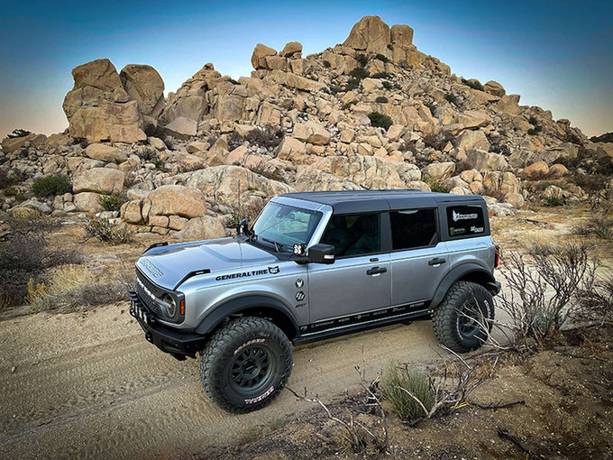 Performance Lift Kit w/ FOX 2.50 in. Factory Elite DSC <br>21-25 Ford Bronco