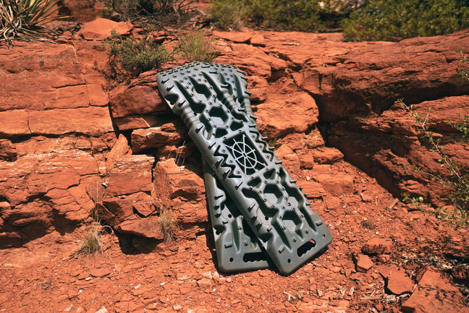 Traction Boards With Carry Bag <br>Universal
