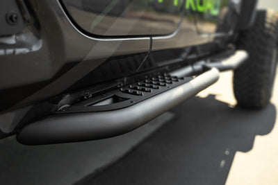 OE Plus Side Steps <br>18-23 Jeep Wrangler JL