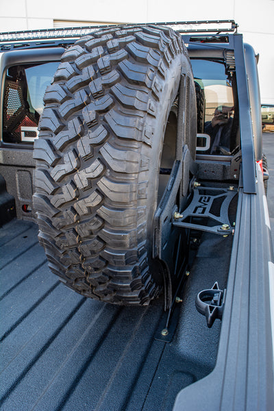 Stand Up Spare Tire Mount <br>20-21 Jeep Gladiator