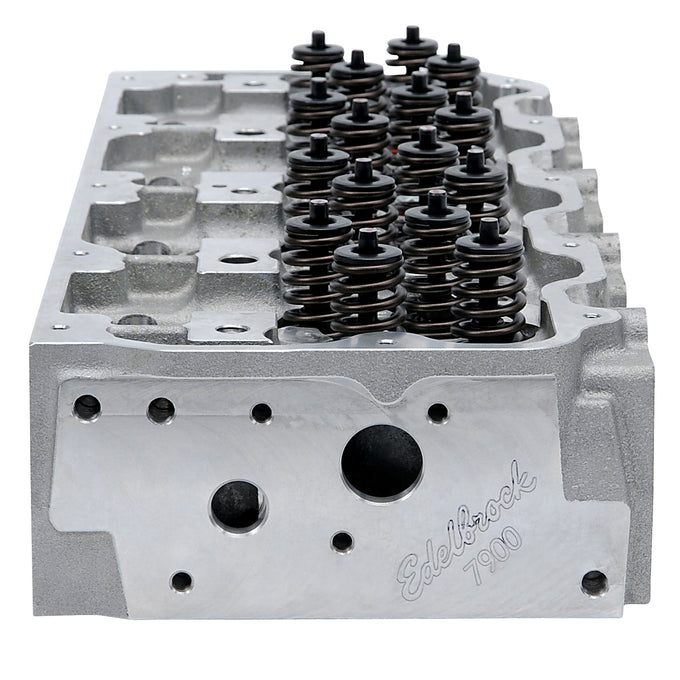 Engine Cylinder Head <br> 01-04 Chevy Silverado 2500 3500 C4500/5500 Kodiak