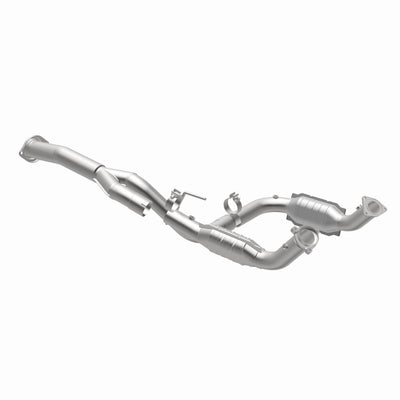OEM Grade Federal / EPA Compliant Direct-Fit Catalytic Converter <br>11-19 Chevy Silverado 3500HD, 11-19 GMC Sierra 3500HD 6.0L