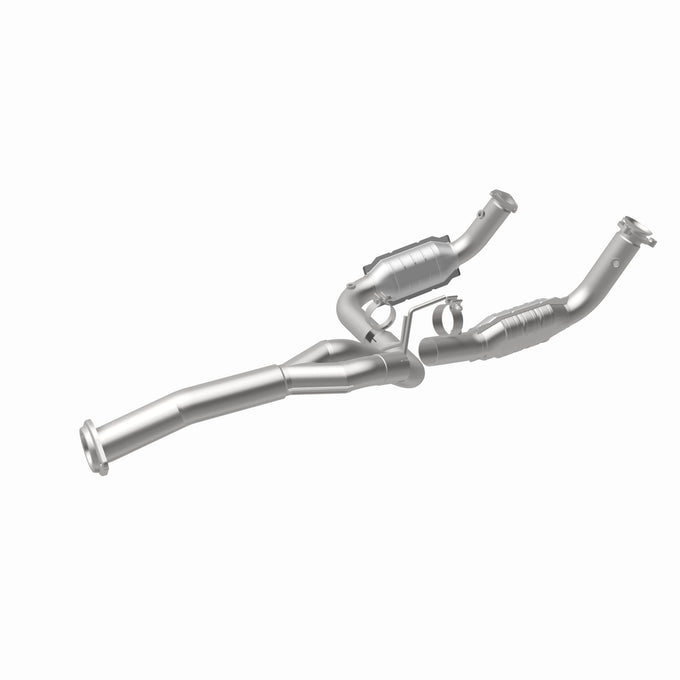 OEM Grade Federal / EPA Compliant Direct-Fit Catalytic Converter <br>11-19 Chevy Silverado 3500HD, 11-19 GMC Sierra 3500HD 6.0L