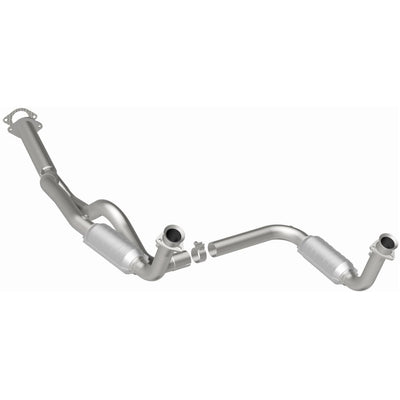 HM Grade Federal / EPA Compliant Direct-Fit Catalytic Converter <br>00-02 Chevy Express, GMC Savana1500-3500