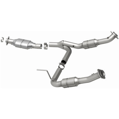 OEM Grade Federal / EPA Compliant Direct-Fit Catalytic Converter <br>02-05 Explorer, Mountaineer 4.6L, 03-05 Aviator