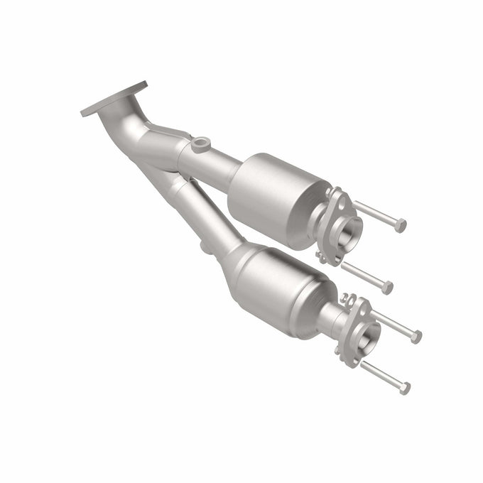 OEM Grade Federal / EPA Compliant Direct-Fit Catalytic Converter <br>00-01 Jeep Cherokee 4.0L