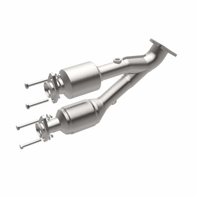 OEM Grade Federal / EPA Compliant Direct-Fit Catalytic Converter <br>00-01 Jeep Cherokee 4.0L