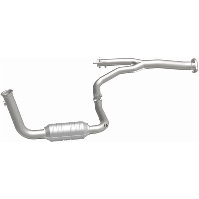 OEM Grade Federal / EPA Compliant Direct-Fit Catalytic Converter <br>2004 Jeep Liberty 3.7L