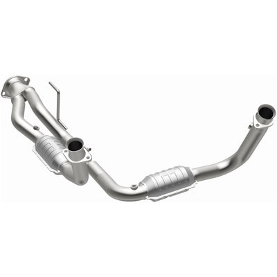 OEM Grade Federal / EPA Compliant Direct-Fit Catalytic Converter <br>06-07 Jeep Commander 3.7L, 05-06 Jeep Grand Cherokee 3.7L