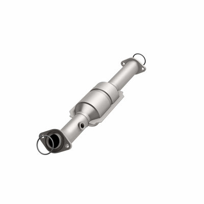 OEM Grade Federal / EPA Compliant Direct-Fit Catalytic Converter <br>05-15 Toyota Tacoma 4.0L