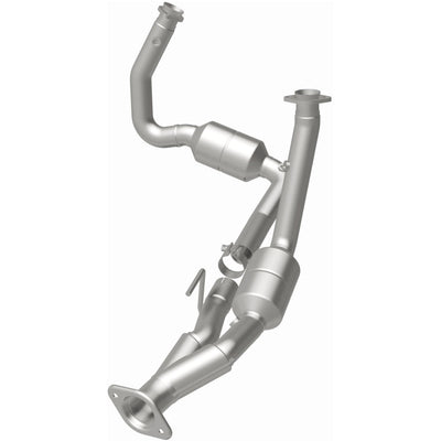 OEM Grade Federal / EPA Compliant Direct-Fit Catalytic Converter <br>06-10 Jeep Commander 4.7L, 5.7L, 05-10 Grand Cherokee 4.7L, 5.7L