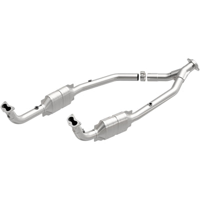 OEM Grade Federal / EPA Compliant Direct-Fit Catalytic Converter <br>99-04 Land Rover Discovery 4.0L, 4.6L