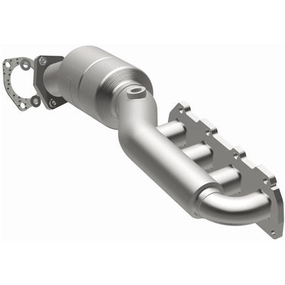 HM Grade Federal / EPA Compliant Manifold Catalytic Converter <br>02-04 VW Passat 4.0L