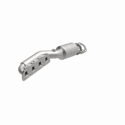 HM Grade Federal / EPA Compliant Manifold Catalytic Converter <br>02-04 VW Passat 4.0L