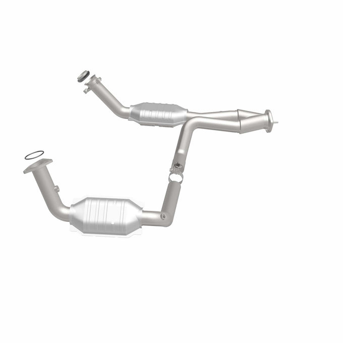 OEM Grade Federal / EPA Compliant Direct-Fit Catalytic Converter <br>02-05 Cadillac Escalade, 02-06 Chevrolet Avalanche 1500