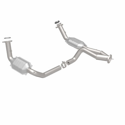 OEM Grade Federal / EPA Compliant Direct-Fit Catalytic Converter <br>02-05 Cadillac Escalade, 02-06 Chevrolet Avalanche 1500