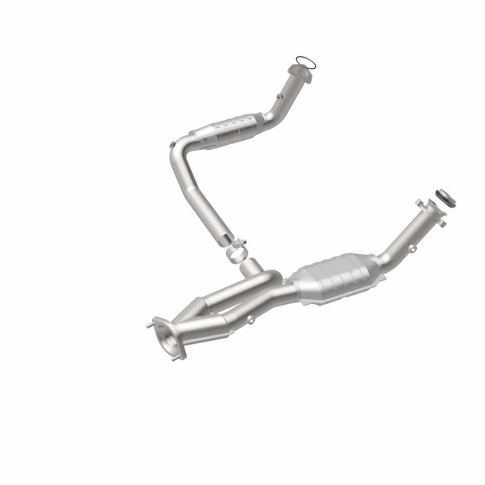 OEM Grade Federal / EPA Compliant Direct-Fit Catalytic Converter <br>02-05 Cadillac Escalade, 02-06 Chevrolet Avalanche 1500