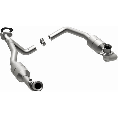 OEM Grade Federal / EPA Compliant Direct-Fit Catalytic Converter <br>00-02 Ford E-150, E-250 Econoline, E-350 Super Duty