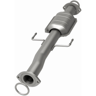 OEM Grade Federal / EPA Compliant Direct-Fit Catalytic Converter <br>99-04 Toyota Tacoma 2.4L, 2.7L
