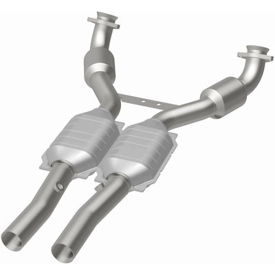 OEM Grade Federal / EPA Compliant Direct-Fit Catalytic Converter <br>00-04 Chevy Corvette 5.7L