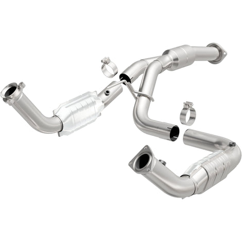 OEM Grade Federal / EPA Compliant Direct-Fit Catalytic Converter <br>11-19 Chevy Silverado / GMC Sierra 2500 HD, 3500 HD