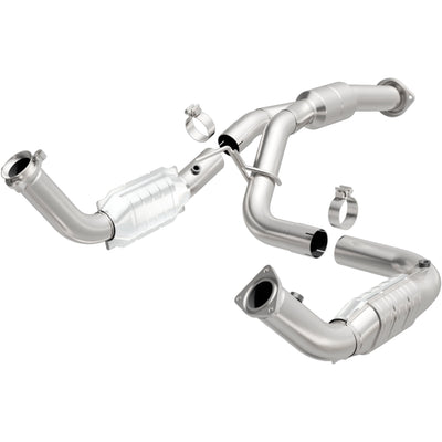 OEM Grade Federal / EPA Compliant Direct-Fit Catalytic Converter <br>11-19 Chevy Silverado / GMC Sierra 2500 HD, 3500 HD