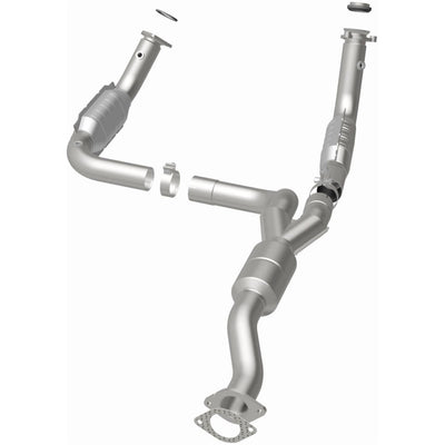 OEM Grade Federal / EPA Compliant Direct-Fit Catalytic Converter <br>12-20 Chevy, GMC Express, Savana 2500-4500