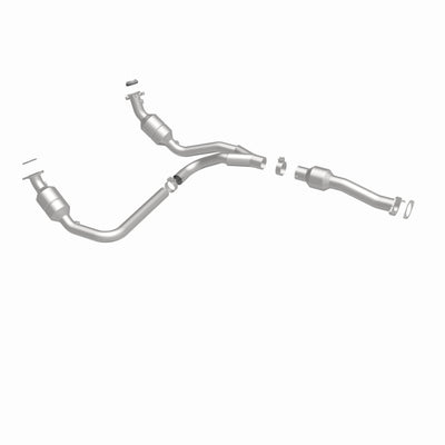 OEM Grade Federal / EPA Compliant Direct-Fit Catalytic Converter <br>09-14 Chevy Express / GMC Savana 1500, 2500, 3500