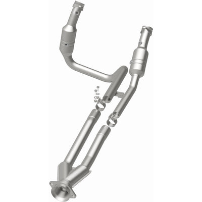 OEM Grade Federal / EPA Compliant Direct-Fit Catalytic Converter <br>15-19 Ford Transit-150, Transit-250, Transit-350 3.7L