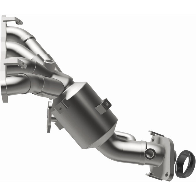 OEM Grade Federal / EPA Compliant Manifold Catalytic Converter <br>12-19 Toyota Prius C 1.5L