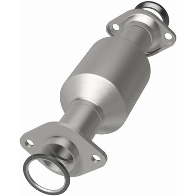 OEM Grade Federal / EPA Compliant Direct-Fit Catalytic Converter <br>11-16 Toyota Sienna 3.5L