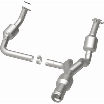 OEM Grade Federal / EPA Compliant Direct-Fit Catalytic Converter <br>11-14 Cadillac Escalade ESV, GMC Yukon 6.2L