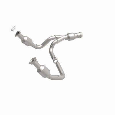 OEM Grade Federal / EPA Compliant Direct-Fit Catalytic Converter <br>15-20 Cadillac Escalade ESV, GMC Yukon 6.2L
