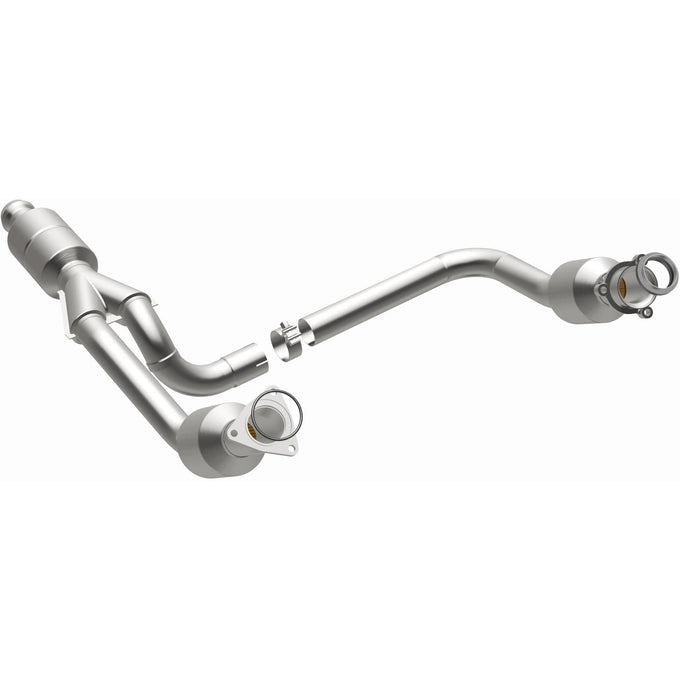 OEM Grade Federal / EPA Compliant Direct-Fit Catalytic Converter <br>16-18 Chevy Silverado / GMC Sierra 1500