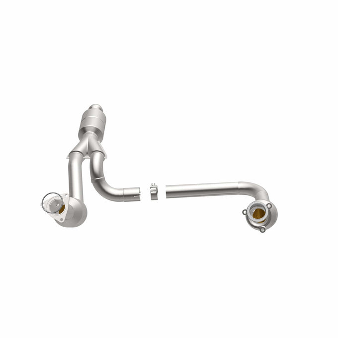 OEM Grade Federal / EPA Compliant Direct-Fit Catalytic Converter <br>16-18 Chevy Silverado / GMC Sierra 1500