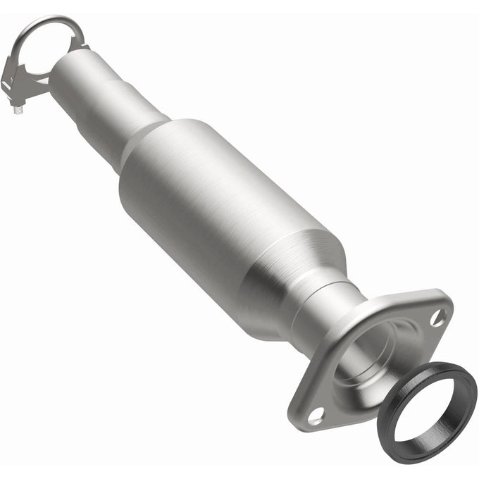 California Grade CARB Compliant Direct-Fit Catalytic Converter <br>04-06 Toyota Sienna 3.3L AWD Rear