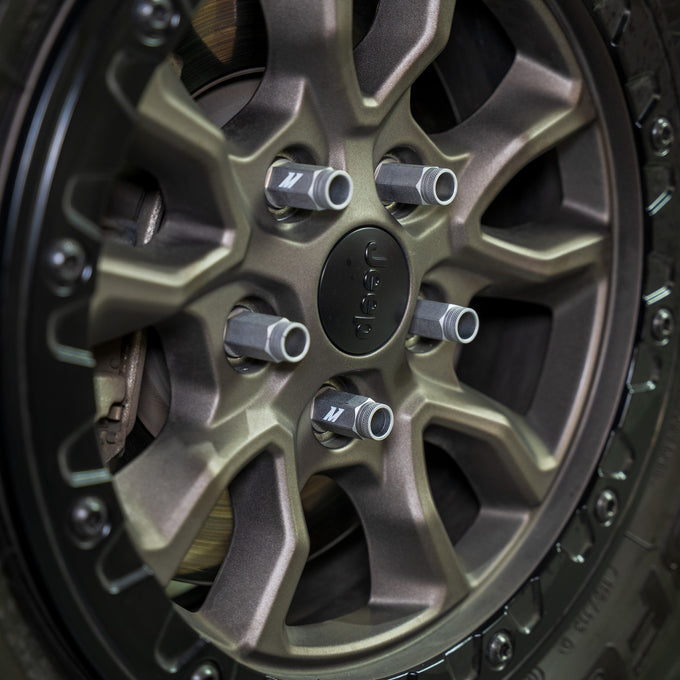 24pc Set Steel Locking Lug Nuts <br> 95-25 GM/Ford/Toyota/Nissan/Jeep/Lexus/INFINITI