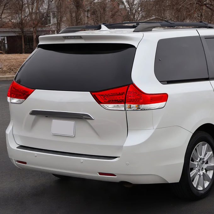 Factory Style Tail Light (Right) <br> 11-04 Toyota Sienna