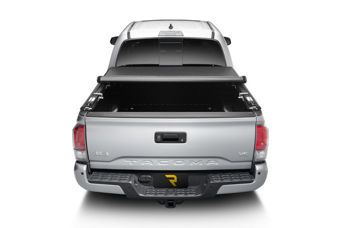 TruXport Roll Up Tonneau Cover -Black <br>07-13 Toyota Tundra with Track System 5.5 ft. Bed
