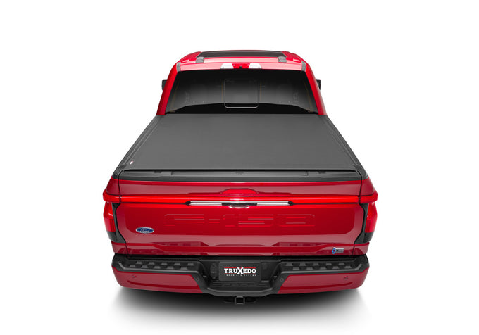 Lo Pro Roll Up Tonneau Cover -Black <br>15-25 Ford F-150 5.5 ft. Bed (Includes Lightning)